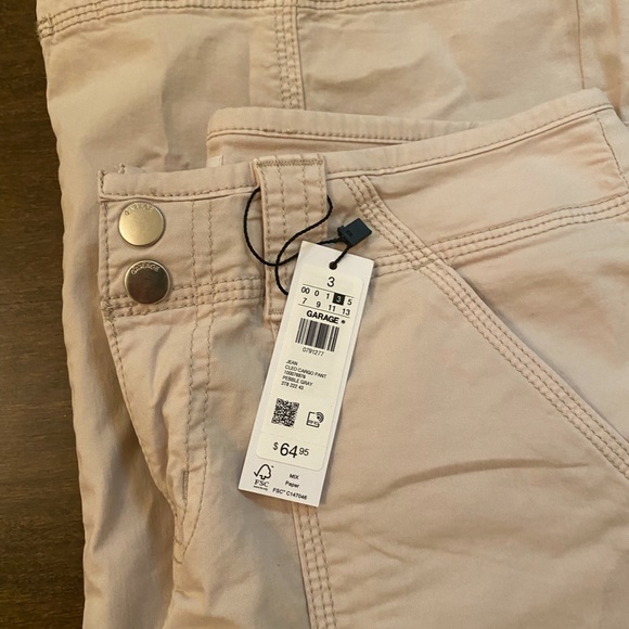 Low Rise Cargo Pants - Picture 3 of 3